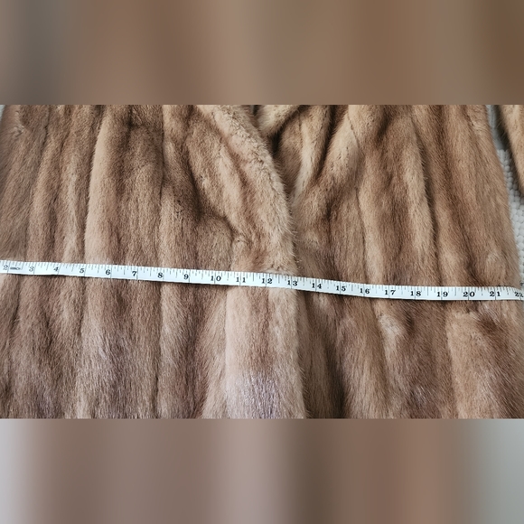 VINTAGE Genuine mink jacket from Hopper Furs St. Louis, MO. Soft and beautiful! - Picture 10 of 12